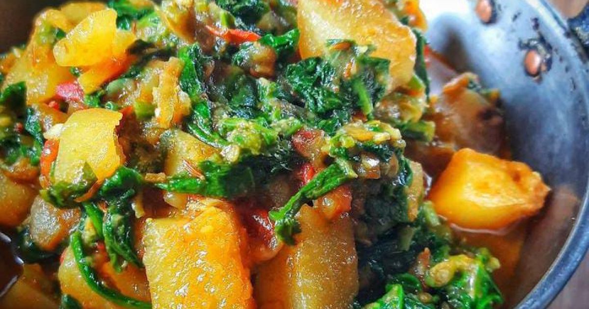 Dhaba-Style Aloo Palak Recipe Easy Spinach & Potato Sabzi